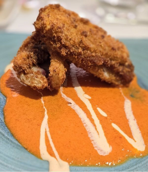 Pencas rellenas con salsa de piquillos del Restaurante Graccurris de Alfaro